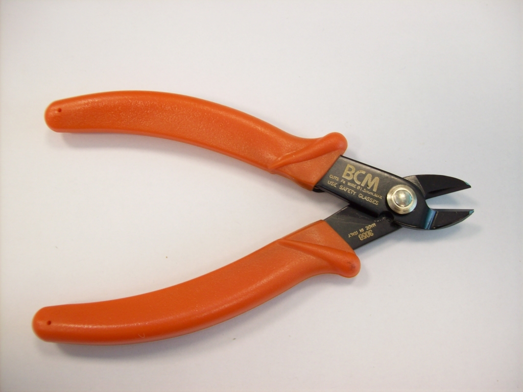 3058 - Tronchesina 151 mm  taglio semiraso