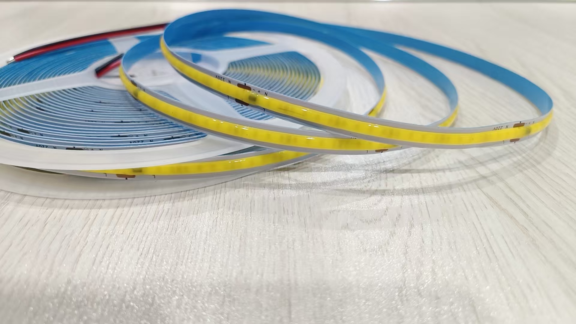 HSL20-COB480-HV4K-IP65 - Striscia LED COB 220V 4000K IP65 - 20mt